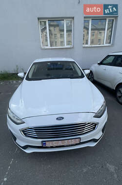 Седан Ford Fusion 2019 в Львове