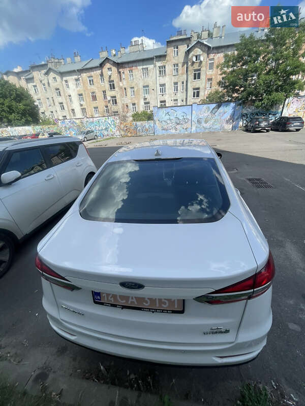 Седан Ford Fusion 2019 в Львове