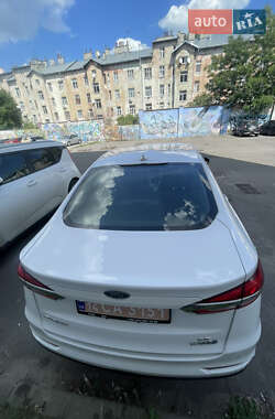 Седан Ford Fusion 2019 в 