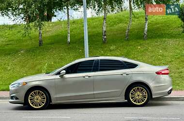 Седан Ford Fusion 2015 в 