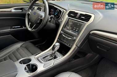 Седан Ford Fusion 2015 в 