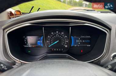 Седан Ford Fusion 2015 в 