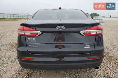 Седан Ford Fusion 2020 в 