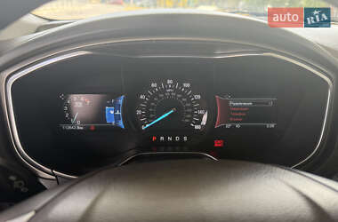 Седан Ford Fusion 2015 в 