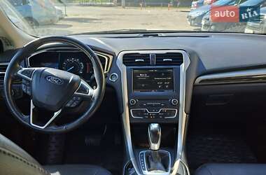 Седан Ford Fusion 2015 в 
