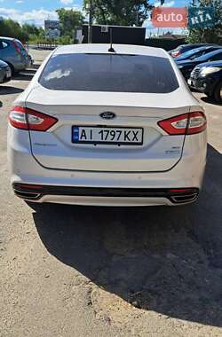 Седан Ford Fusion 2015 в 
