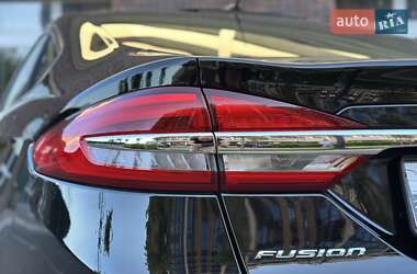 Седан Ford Fusion 2016 в 