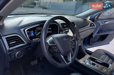 Седан Ford Fusion 2018 в 