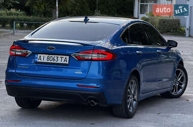 Седан Ford Fusion 2018 в 