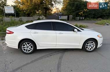Седан Ford Fusion 2014 в 