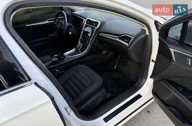 Седан Ford Fusion 2014 в 