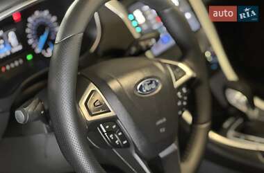 Седан Ford Fusion 2013 в 