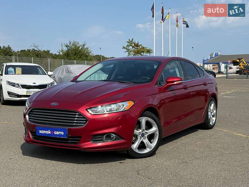 Седан Ford Fusion 2016 в 