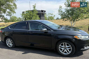 Седан Ford Fusion 2013 в 