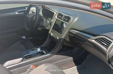 Седан Ford Fusion 2016 в 