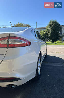 Седан Ford Fusion 2016 в 