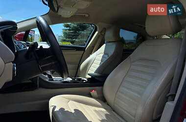 Седан Ford Fusion 2016 в 
