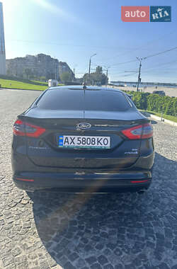 Седан Ford Fusion 2013 в 