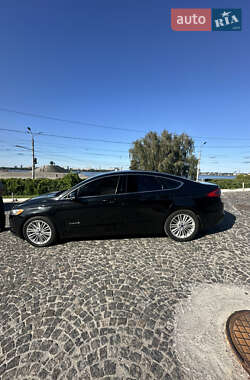 Седан Ford Fusion 2013 в 