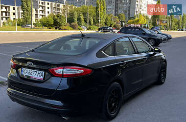Седан Ford Fusion 2015 в 