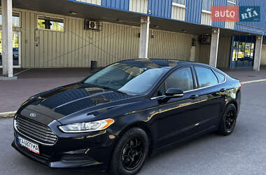 Седан Ford Fusion 2015 в 