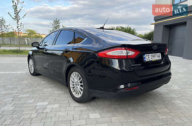 Седан Ford Fusion 2016 в 