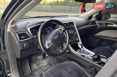 Седан Ford Fusion 2016 в 