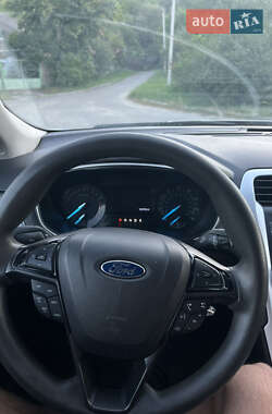 Седан Ford Fusion 2014 в 