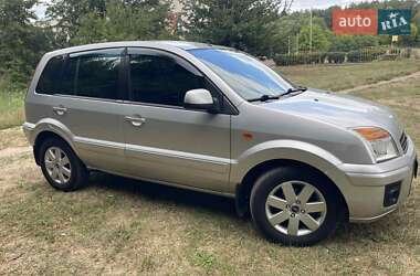 Хэтчбек Ford Fusion 2012 в 