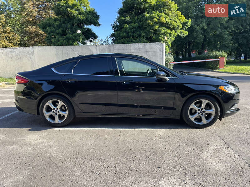 Седан Ford Fusion 2016 в Львові