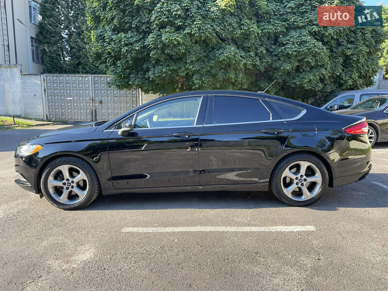 Седан Ford Fusion 2016 в Львові