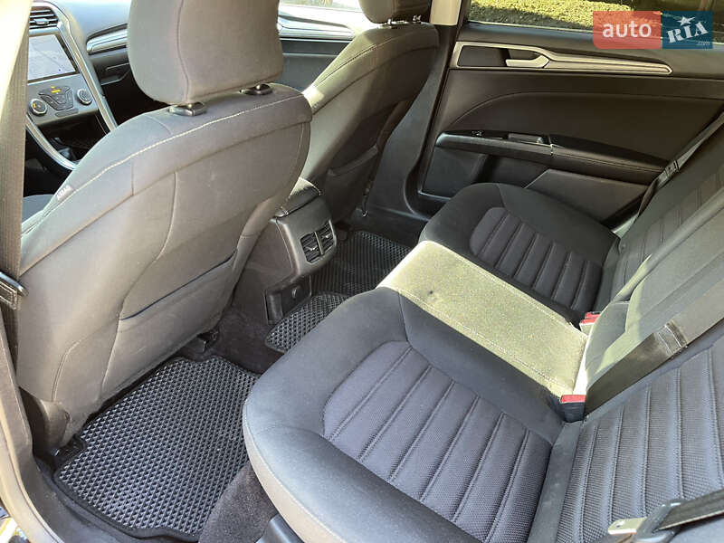 Седан Ford Fusion 2016 в Львові