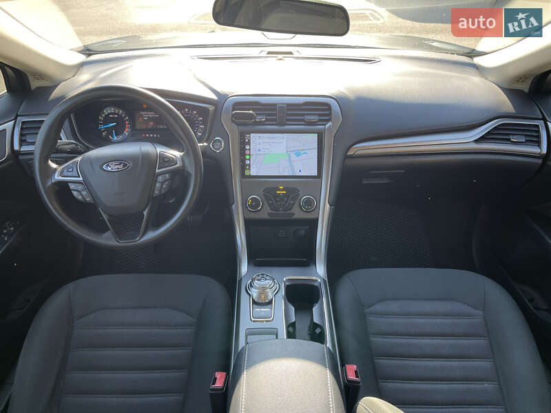 Седан Ford Fusion 2016 в Львові
