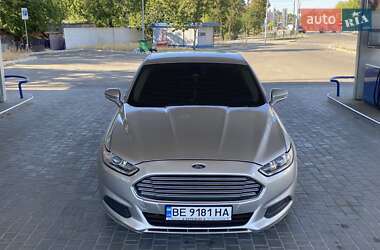 Седан Ford Fusion 2015 в 