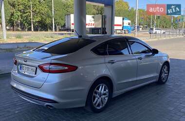 Седан Ford Fusion 2015 в 