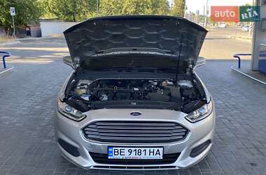 Седан Ford Fusion 2015 в 