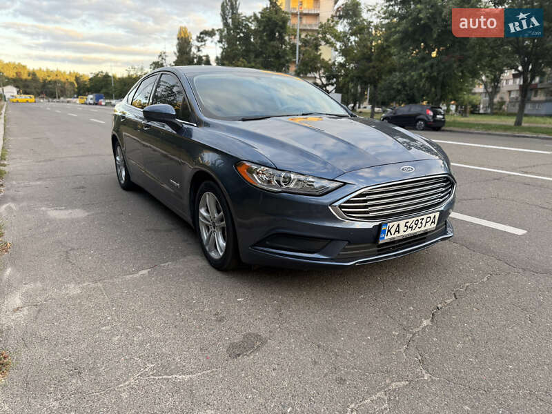 Седан Ford Fusion 2018 в 