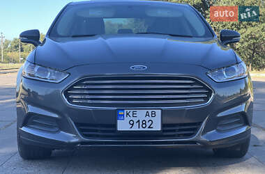 Седан Ford Fusion 2015 в 