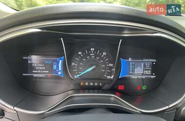 Седан Ford Fusion 2017 в 