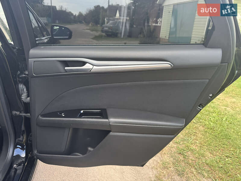 Седан Ford Fusion 2015 в Чернигове