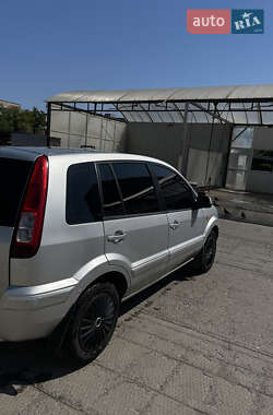 Хэтчбек Ford Fusion 2010 в 