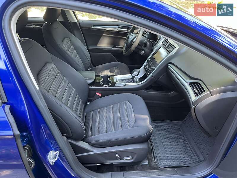 Седан Ford Fusion 2015 в Львове
