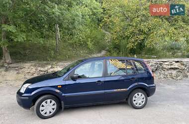 Хэтчбек Ford Fusion 2004 в 