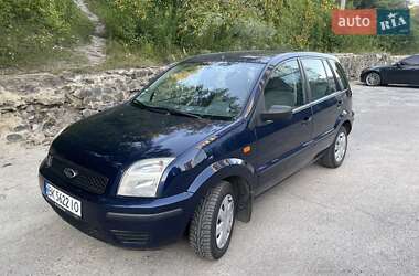 Хэтчбек Ford Fusion 2004 в 