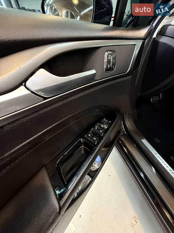 Седан Ford Fusion 2014 в Одесі