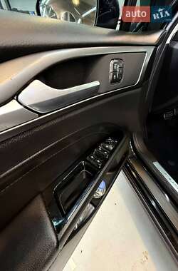 Седан Ford Fusion 2014 в 