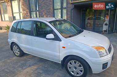 Хэтчбек Ford Fusion 2010 в 