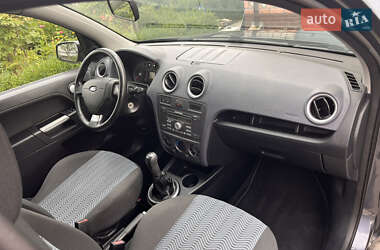 Хэтчбек Ford Fusion 2006 в 