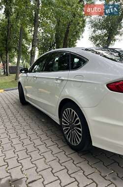 Седан Ford Fusion 2018 в 