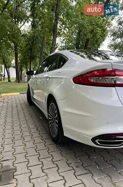 Седан Ford Fusion 2018 в 